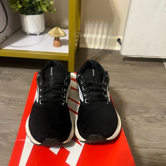 Brooks Women’s Range Black White 1203361B048 - Picture 2 of 6